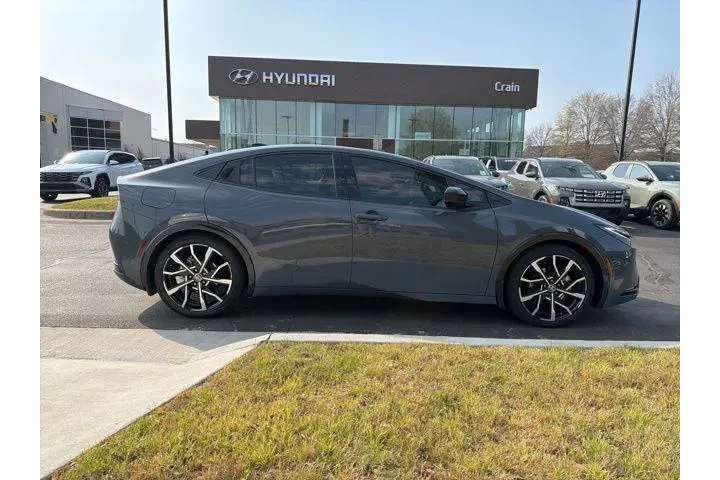 $33630 : Toyota Prius Prime 2024 XSE image 8