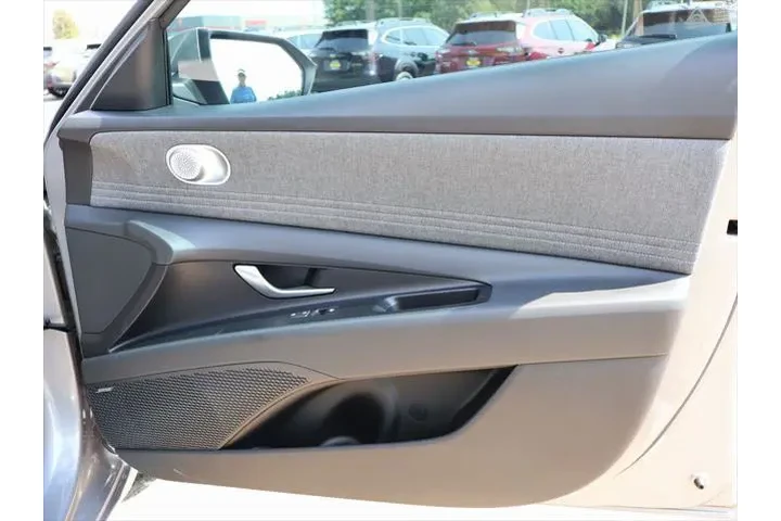 $25977 : Hyundai ELANTRA 2025 Limited image 9