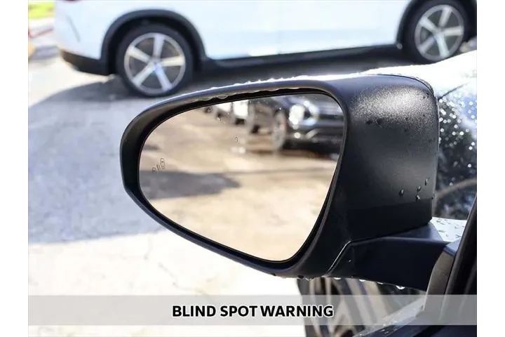 $13790 : Toyota C-HR 2019 LE 4dr Cros image 4