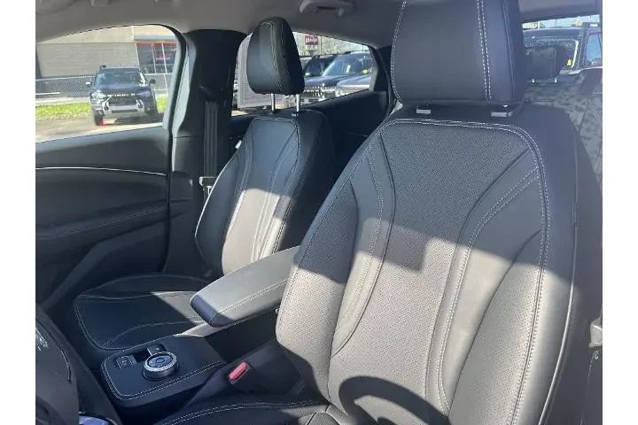 $38988 : Ford Mustang Mach-E 2023 AWD image 7