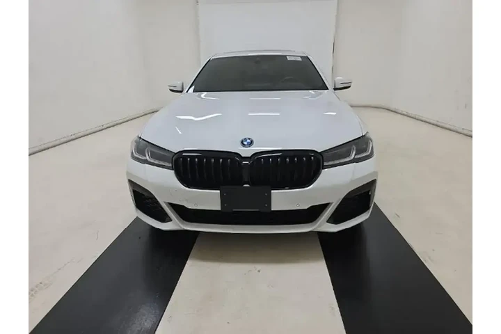 $30490 : BMW 5 Series 2022 530e 4dr S image 2