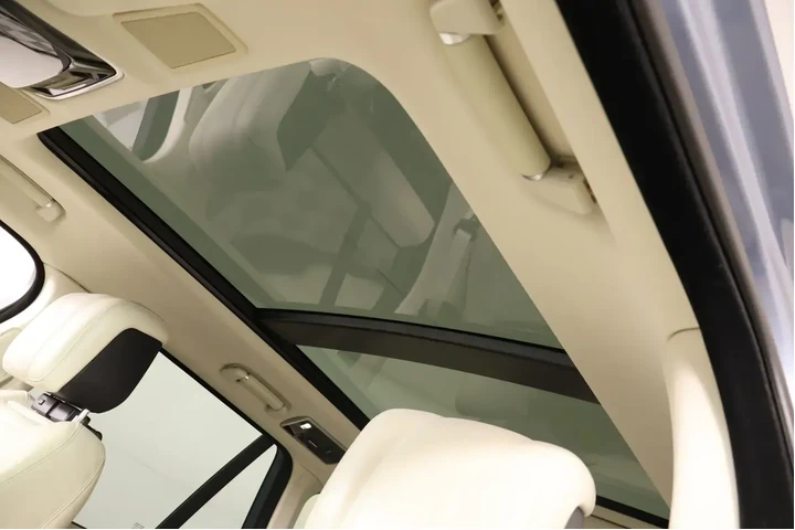 $34499 : Land Rover Range Rover 2021 image 4