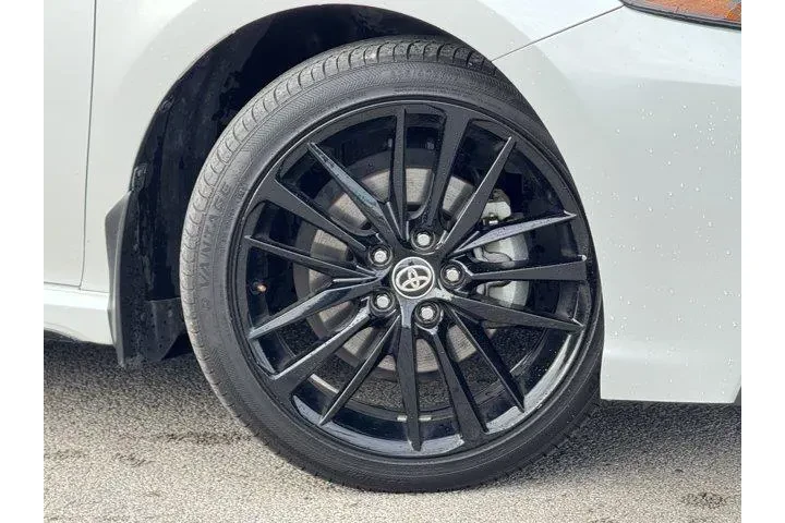 $29854 : Toyota Camry 2024 XSE 4dr Se image 3