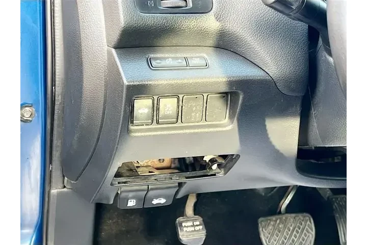 $11900 : Nissan Altima 2018 2.5 SR 4d image 10