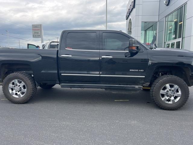 $43860 : PRE-OWNED 2019 CHEVROLET SILV image 6