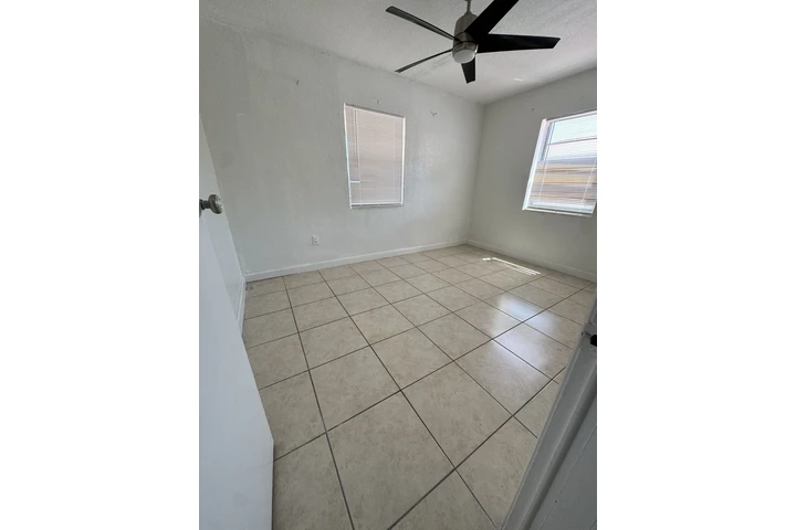$2900 : Se Renta Casa de 2 Cuartos y 1 image 4