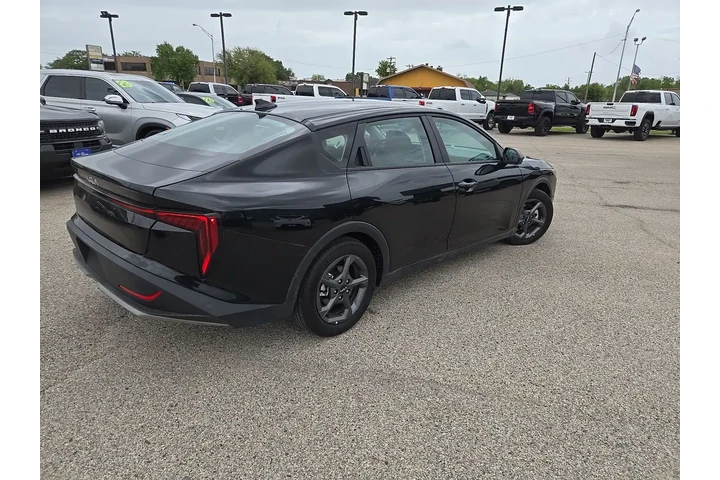 $20783 : Kia K4 2025 LXS 4dr Sedan image 10