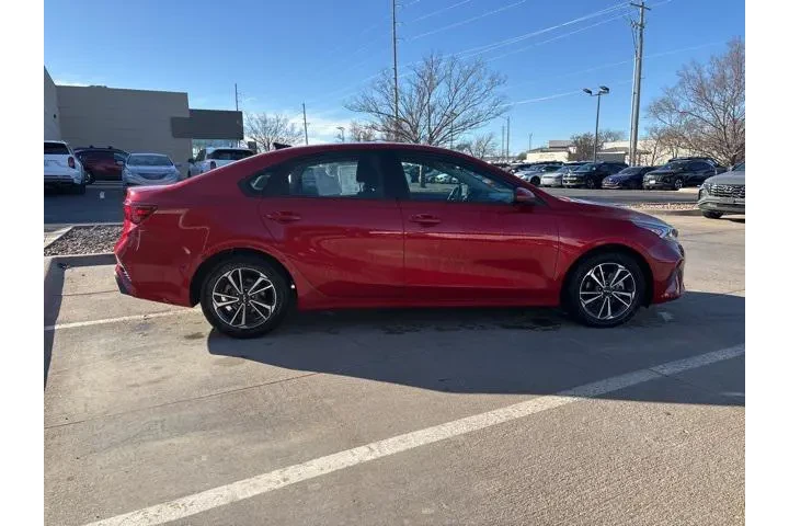 $17498 : Kia Forte 2024 LXS 4dr Sedan image 6