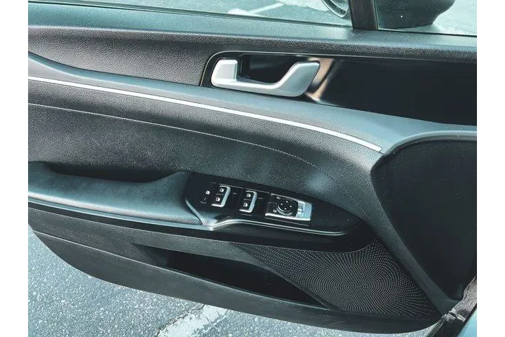 $17477 : Kia K5 2022 LXS 4dr Sedan image 9