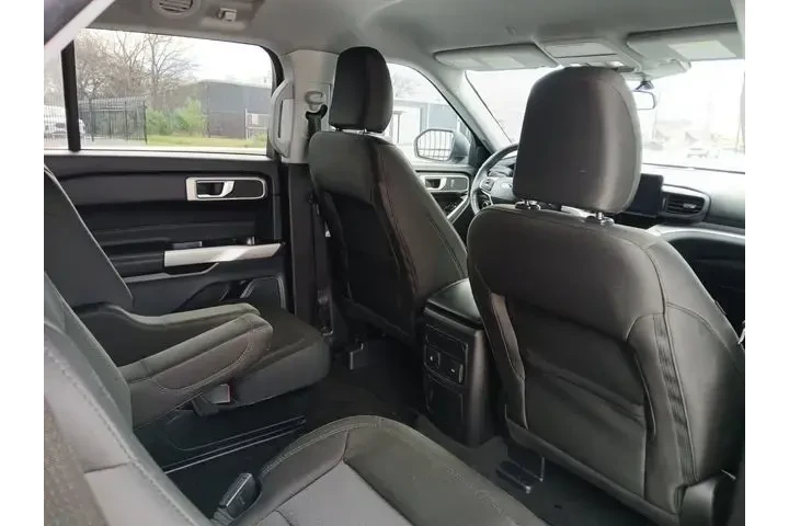 $29488 : Ford Explorer 2023 XLT 4dr S image 6