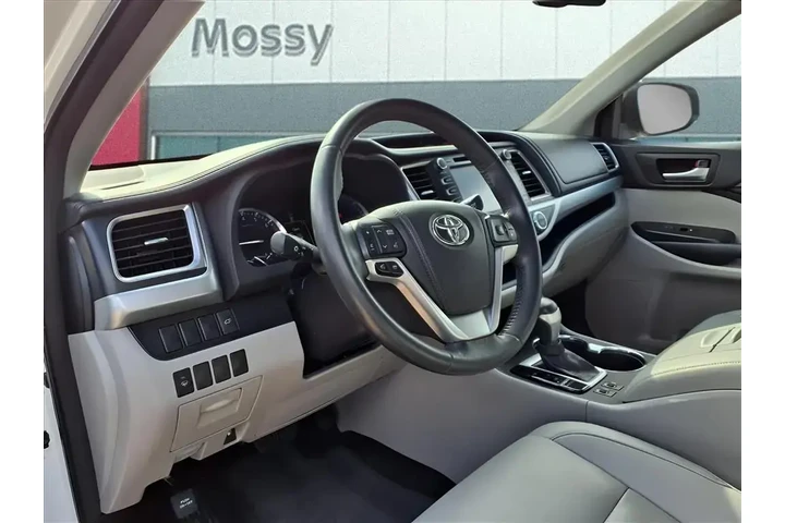 $16995 : Toyota Highlander 2014 XLE 4 image 10