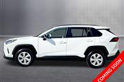 $23477 : 2019 RAV4 LE thumbnail