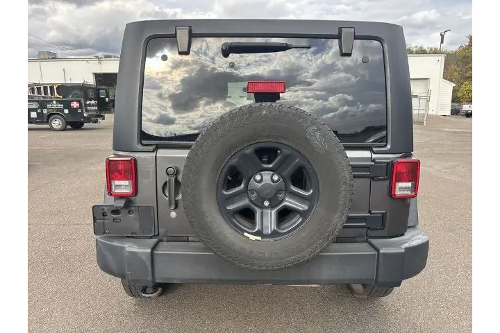 $13890 : Jeep Wrangler Unlimited 2017 image 10