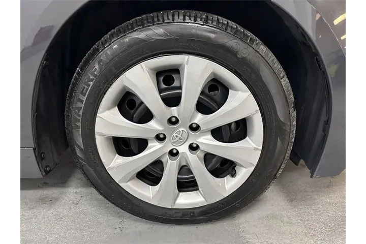 $17495 : Toyota Corolla 2023 LE 4dr S image 2