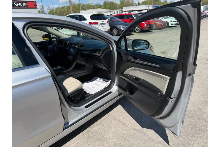 $9980 : 2017 Fusion Titanium image 8