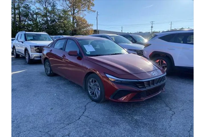 $19959 : Hyundai ELANTRA 2024 SEL 4dr image 2