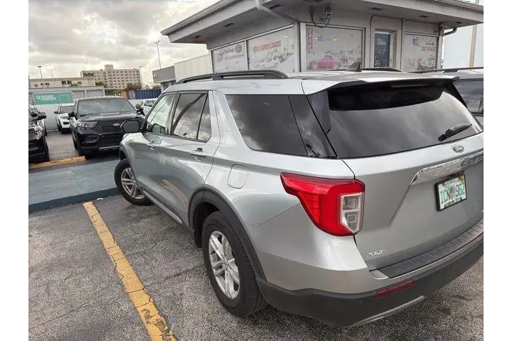 $26790 : Ford Explorer 2023 XLT 4dr S image 6