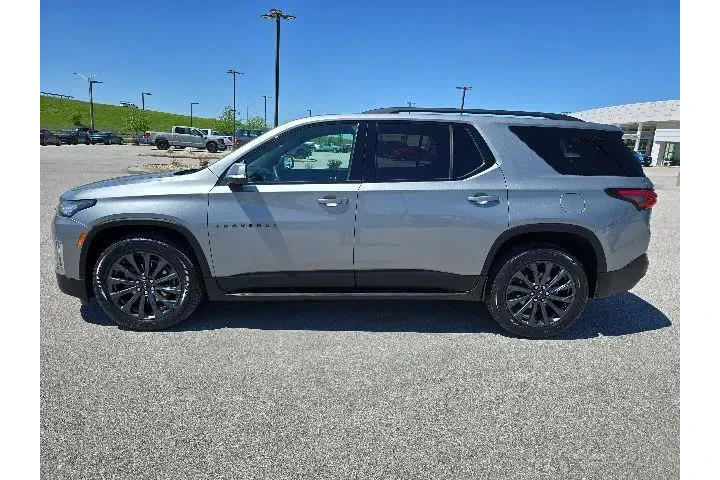 $35500 : Chevrolet Traverse 2023 4x4 image 2