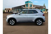 $20900 : Hyundai VENUE 2024 SEL 4dr C thumbnail