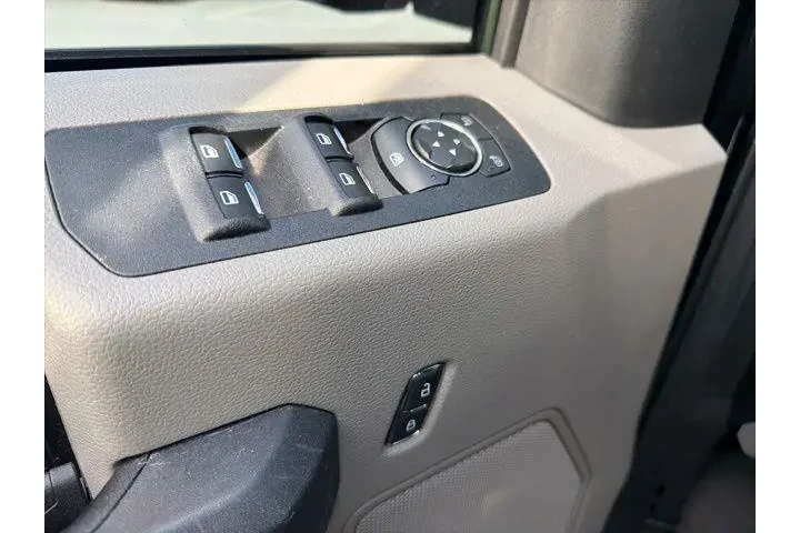 $25992 : Ford F-150 2019 4x2 XL 4dr S image 6