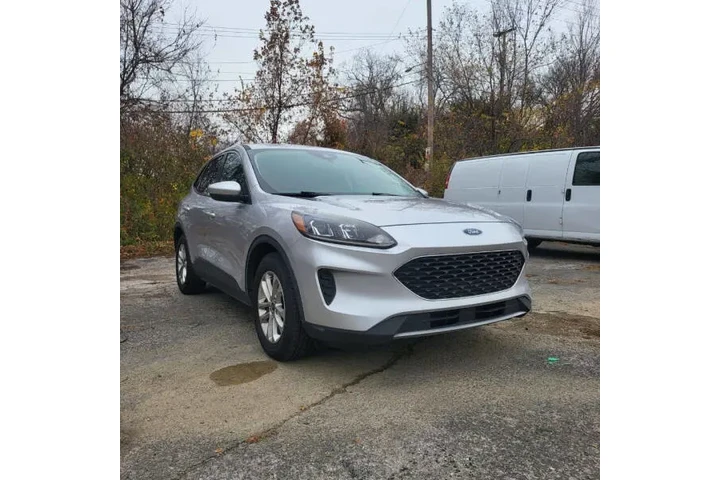 $7999 : 2020 Escape SE image 5