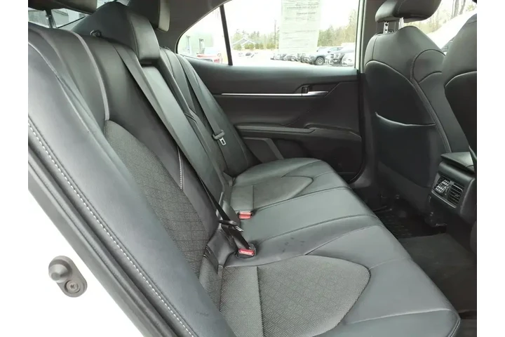 $23988 : Toyota Camry 2021 AWD XSE 4d image 7