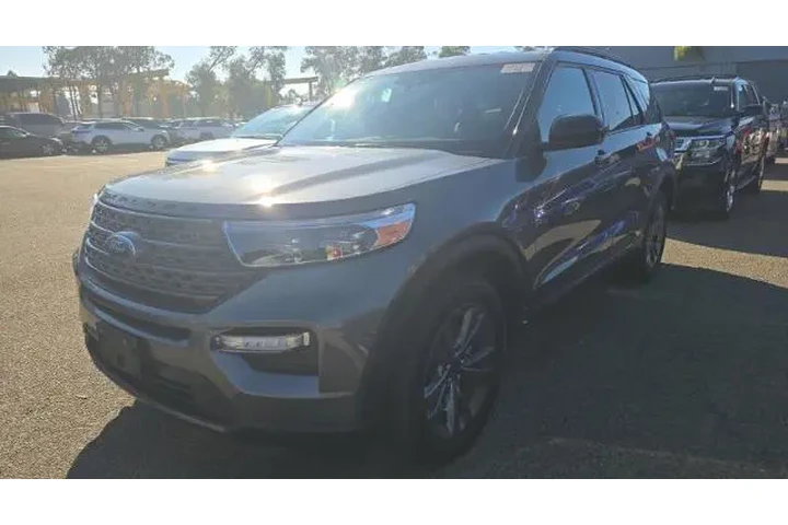 $35950 : Ford Explorer 2023 AWD XLT 4 image 1
