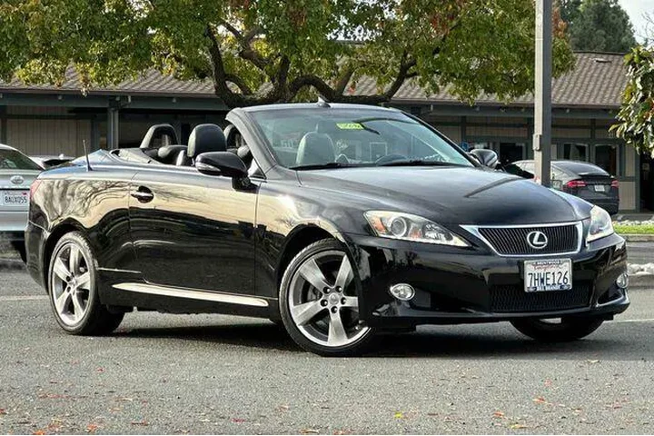 $15235 : Lexus IS 250C 2011 2dr Conve image 2