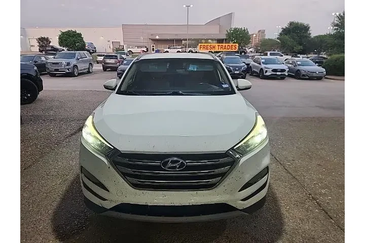 $13226 : Hyundai TUCSON 2017 Night 4d image 7