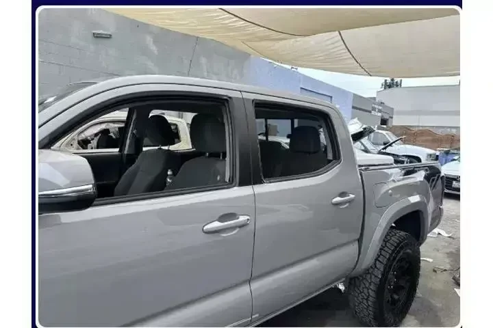 CARLITOS AUTO BODY & REPAIR image 5
