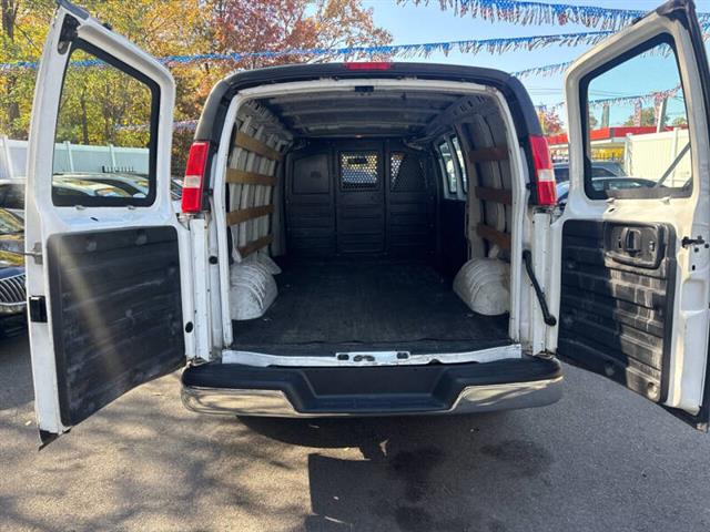 $18499 : 2018 GMC Savana 2500 image 6