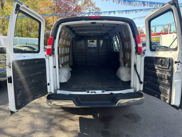 $17499 : 2018 GMC Savana 2500 image 6