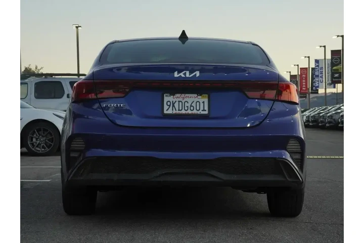 $16262 : Kia Forte 2024 LX 4dr Sedan image 5