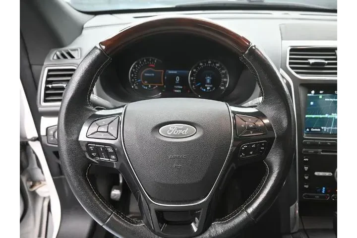 $14777 : Ford Explorer 2018 AWD Plati image 6
