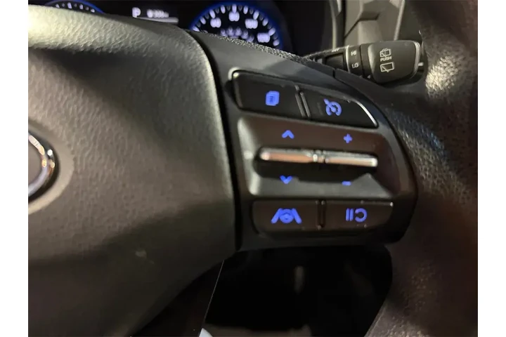 $19500 : Hyundai KONA 2023 AWD SEL 4d image 6