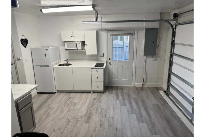 $1200 : Estudio image 4