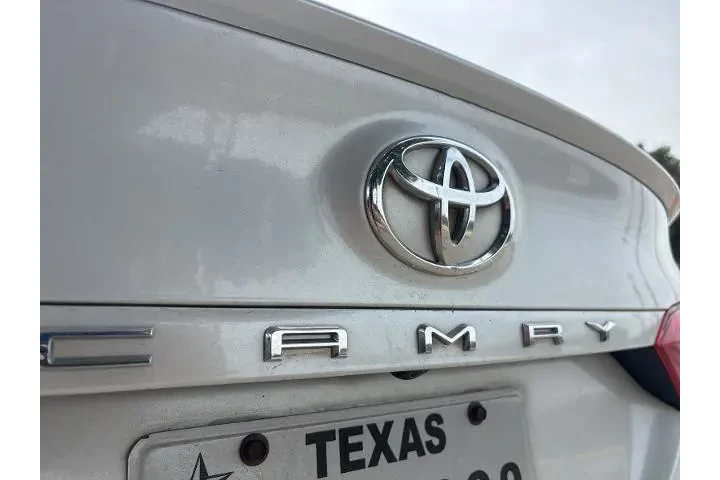 $20773 : Toyota Camry 2019 XLE V6 4dr image 5