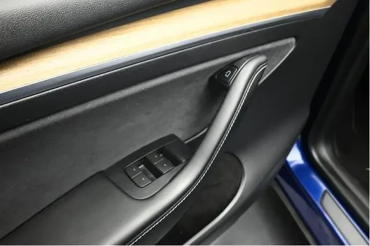 $36204 : Tesla Model Y 2023 AWD 4dr C image 9