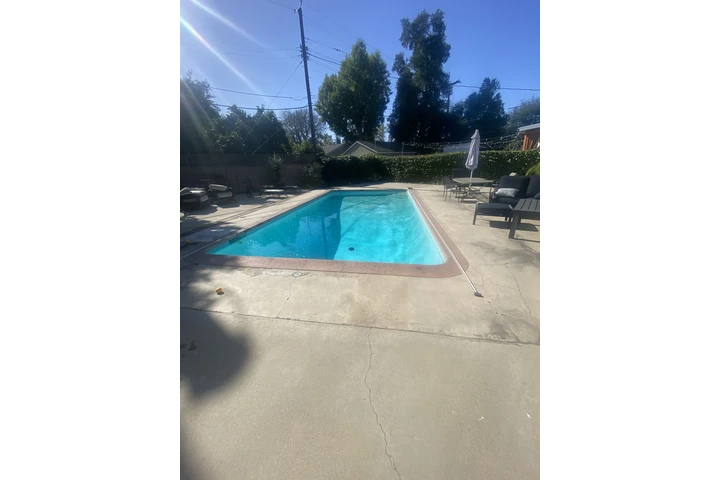 Pool services (albercas) image 4