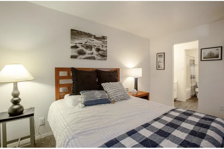 $1400 : One bed room image 4