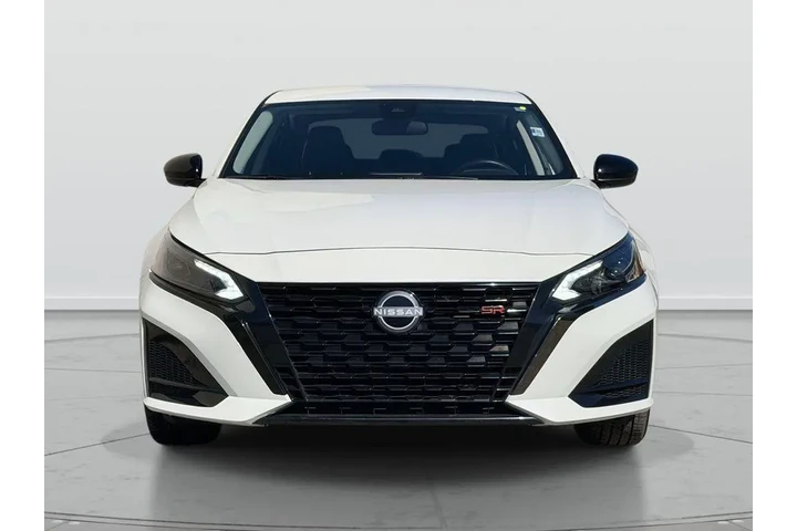 $25784 : Nissan Altima 2025 AWD 2.5 S image 2