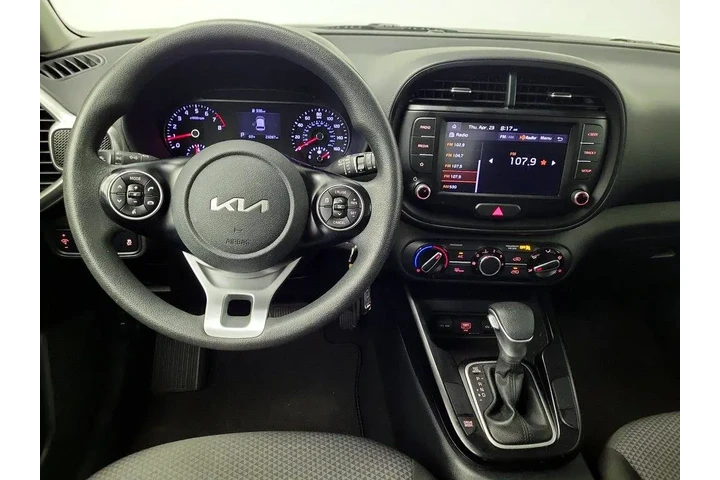 $17998 : Kia Soul 2022 LX 4dr Crossov image 10