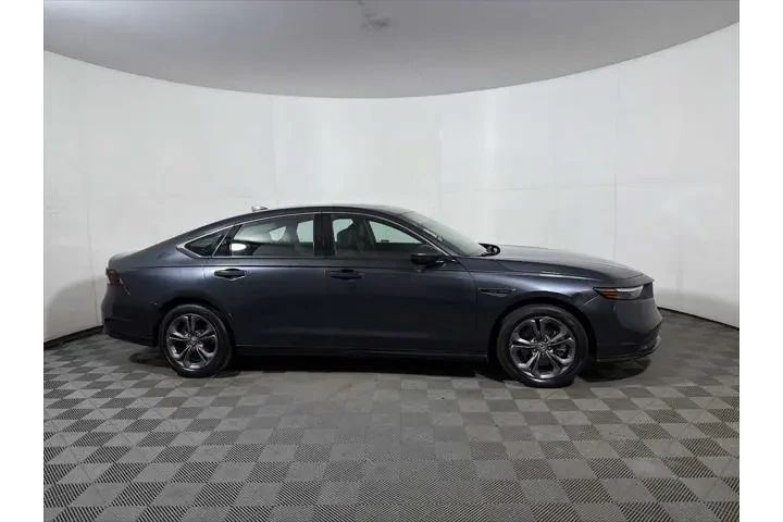 $28495 : Honda Accord Hybrid 2024 EX- image 7