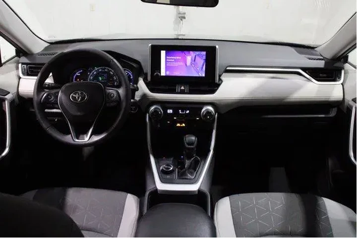 $39989 : Toyota RAV4 Hybrid 2025 AWD image 2