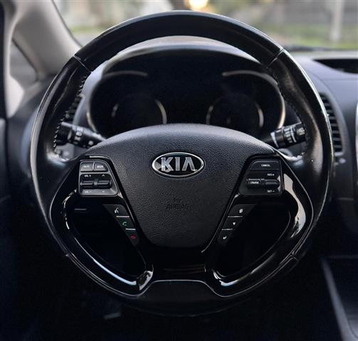 $6500 : Kia Forte image 2