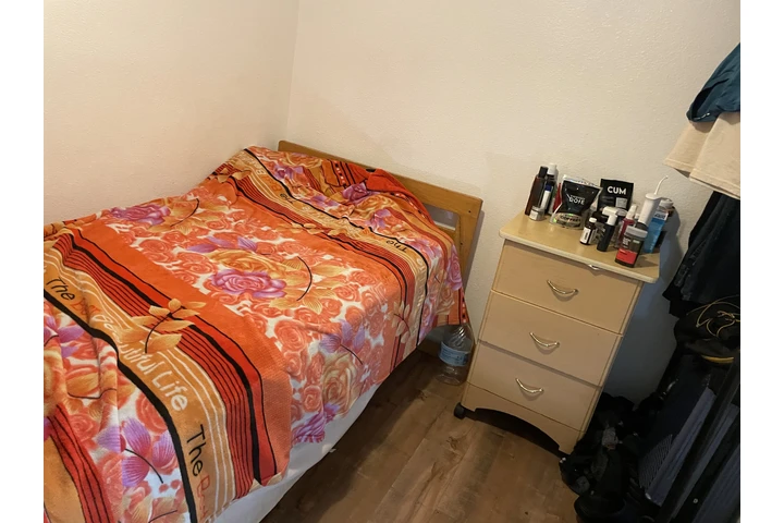 $600 : Cuarto pequeño image 1