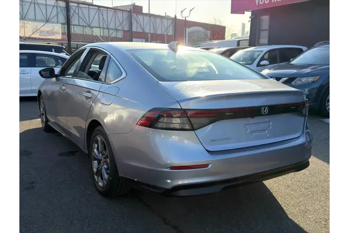 $20395 : Honda Accord 2023 EX 4dr Sed image 6