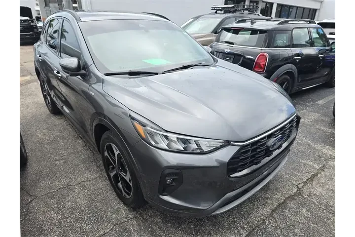 $26990 : Ford Escape 2023 AWD ST-Line image 2