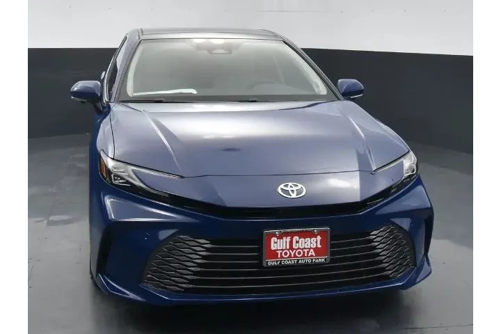 Toyota Camry 2025 LE 4dr Sed image 3
