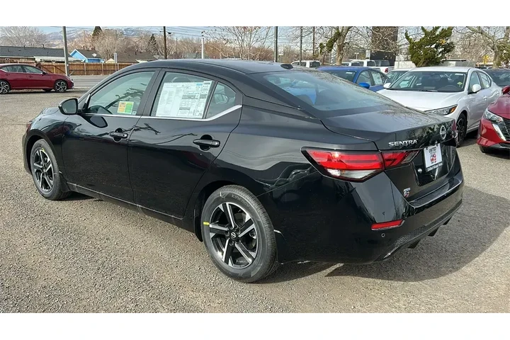 $21288 : Nissan Sentra 2025 SV 4dr Se image 3